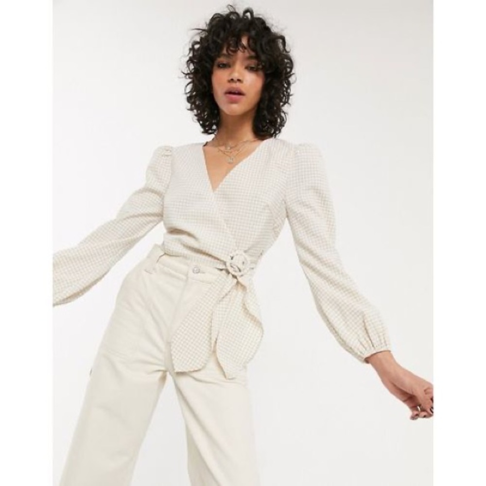 Emory Park Wrap Top with balloon sleeves in gingham check neutral size small